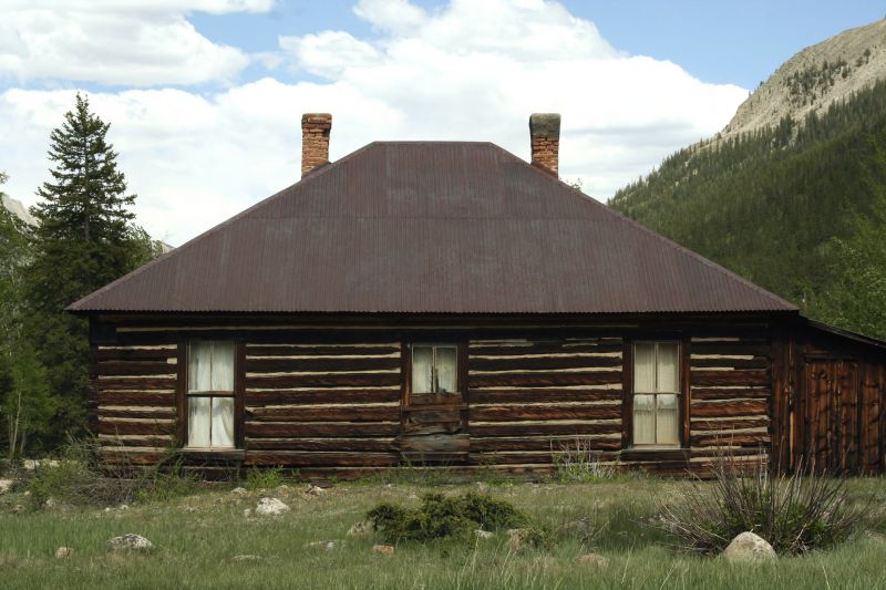 Log Home Weatherproofing in Kansas City, KS