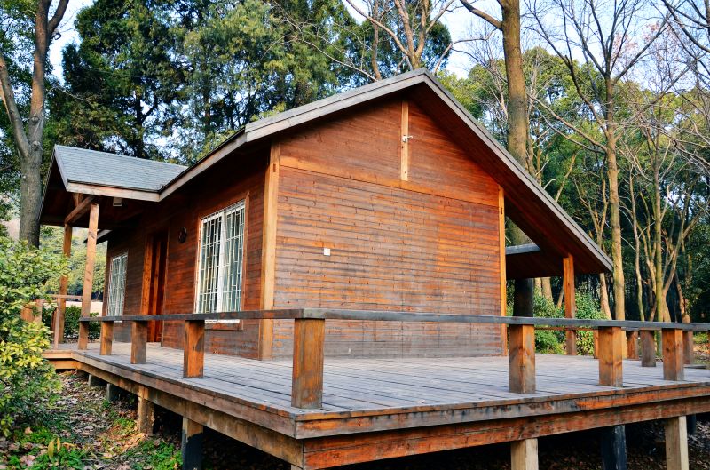 Log Home Weatherproofing in Kansas City, KS